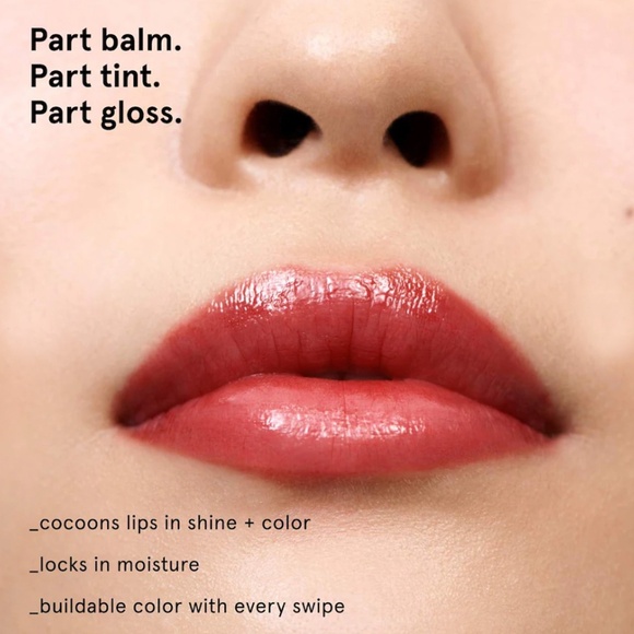 NEW Glossier Ultralip High Shine Lipstick with Hyaluronic Acid - Picture 4 of 5